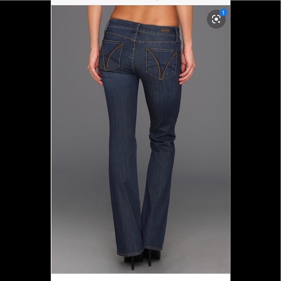 Wrangler Denim - Wrangler Farrah Baby Bootcut jeans. Size 6